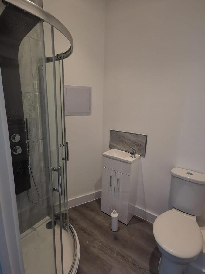 Marine Villa Hotel & Suites - Close To Beach, Train Station & Southend Airport Kültér fotó