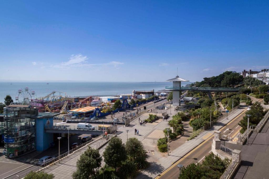 Marine Villa Hotel & Suites - Close To Beach, Train Station & Southend Airport Kültér fotó