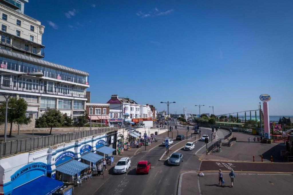 Marine Villa Hotel & Suites - Close To Beach, Train Station & Southend Airport Kültér fotó